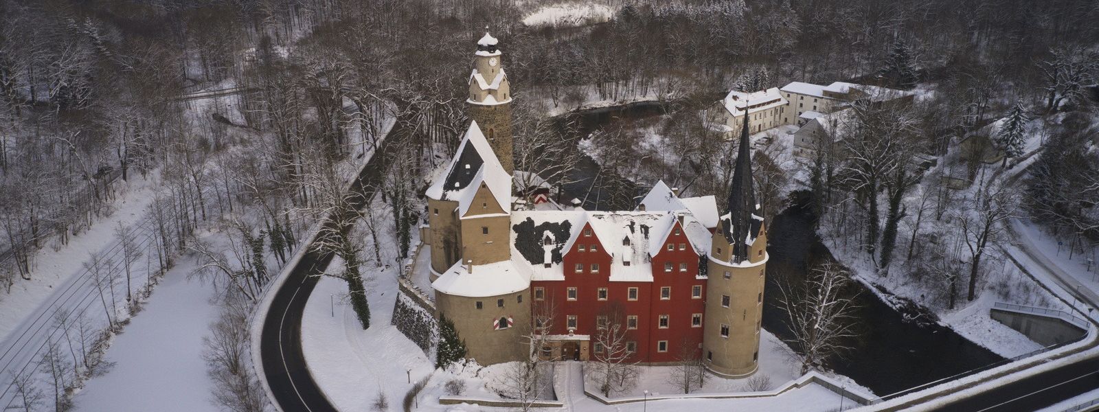 03 2021 0209 hartensteinschlosswinterair.jpg